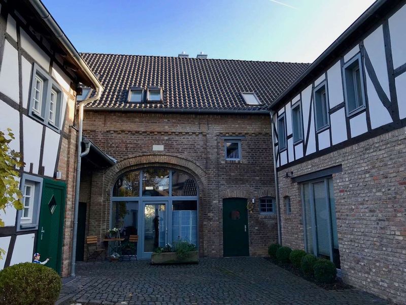 Rarität in Bonn - außergewöhnliche Wohnung in einer liebevoll sanierten Hofanlage in Lengsdorf